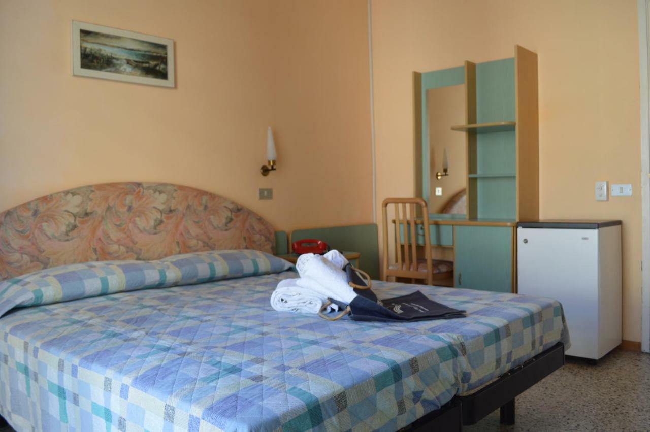 Hotel Lauretta Bellaria-Igea Marina Ngoại thất bức ảnh