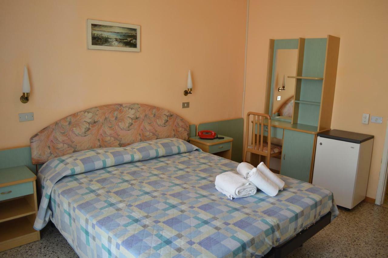 Hotel Lauretta Bellaria-Igea Marina Ngoại thất bức ảnh