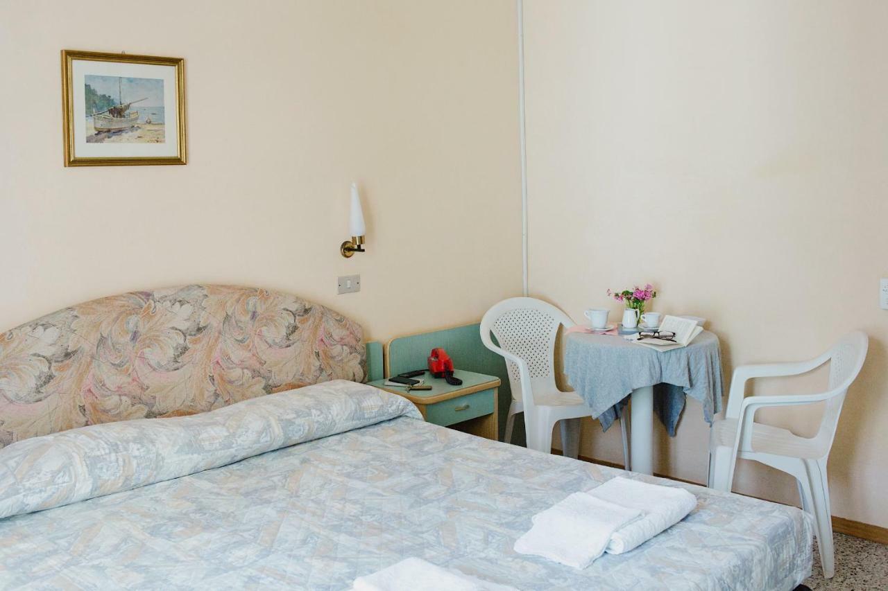 Hotel Lauretta Bellaria-Igea Marina Ngoại thất bức ảnh
