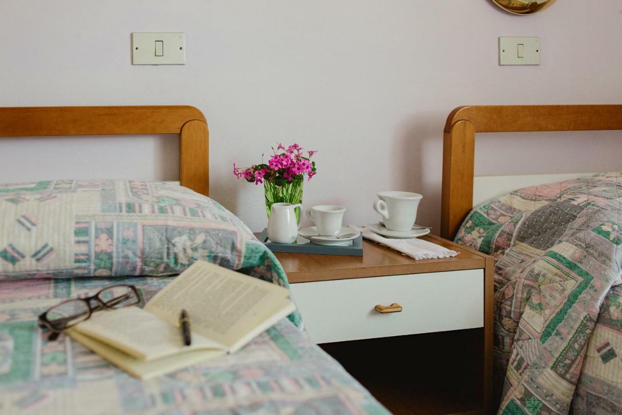 Hotel Lauretta Bellaria-Igea Marina Ngoại thất bức ảnh