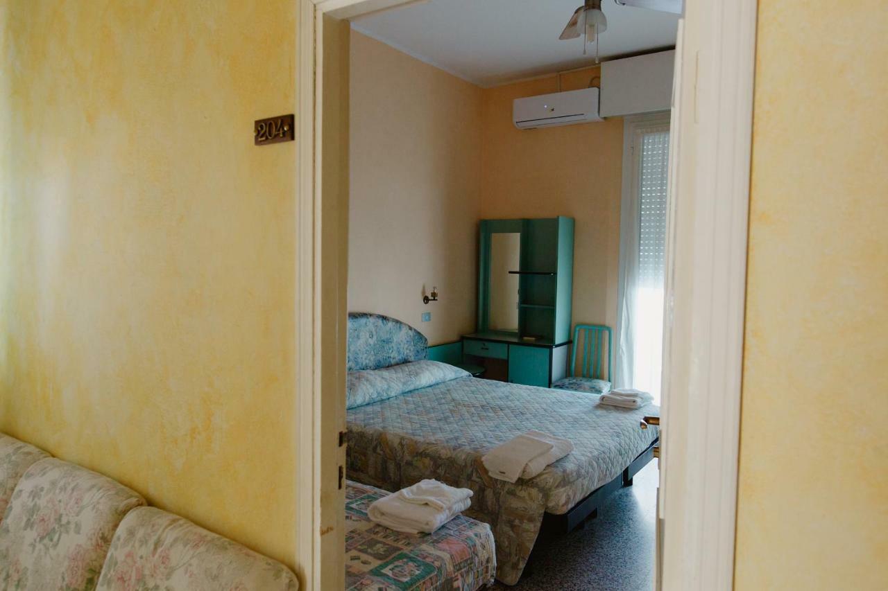 Hotel Lauretta Bellaria-Igea Marina Ngoại thất bức ảnh